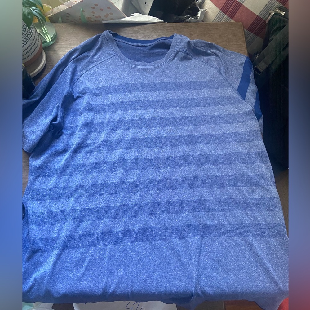 Men’s lululemon Vent tech short sleeve shirt
